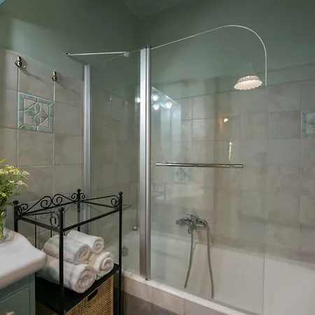 Antia بيت للعطل Metaxáta