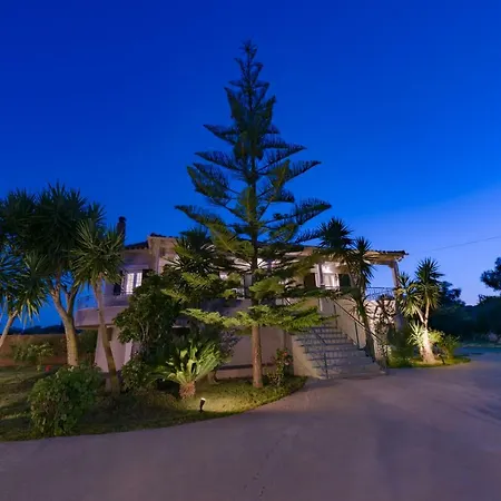 بيت للعطل Antia Metaxáta